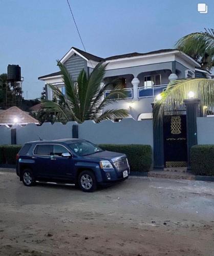 West Coast Division Apartment | The Retreat Apartments