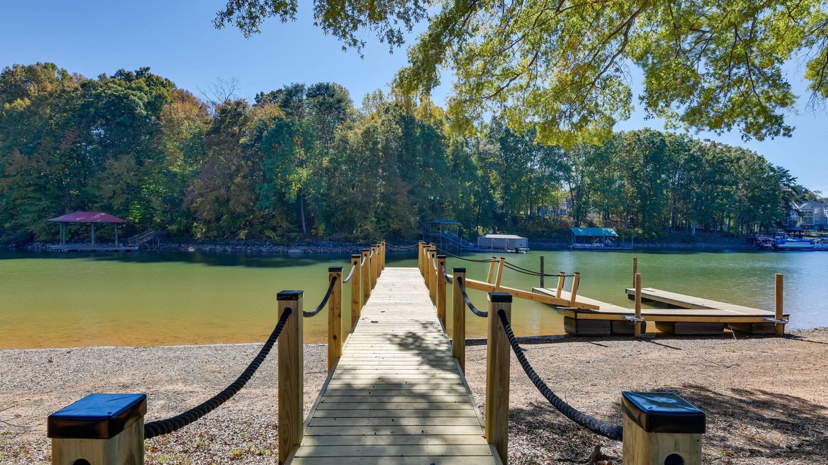 Mount Mourne House | The Retreat at Lake Norman: Boat Dock & Pool!
