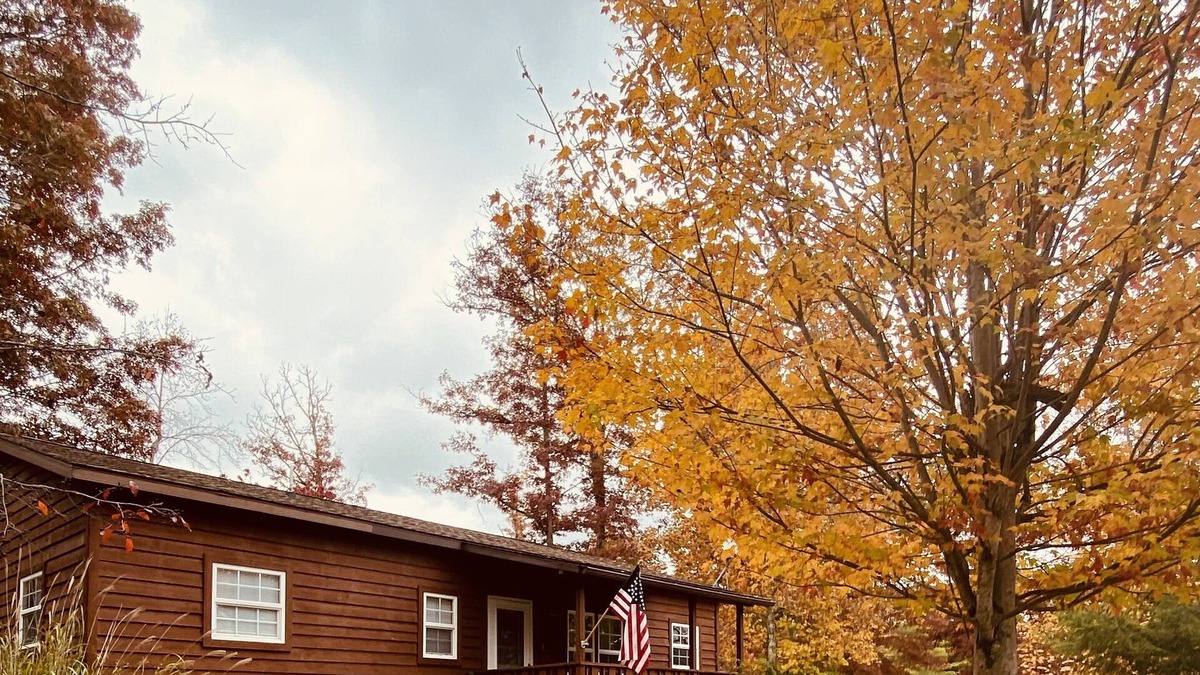 Pipestem Cabin | The Retreat at Rockridge Hot-tub/large yard