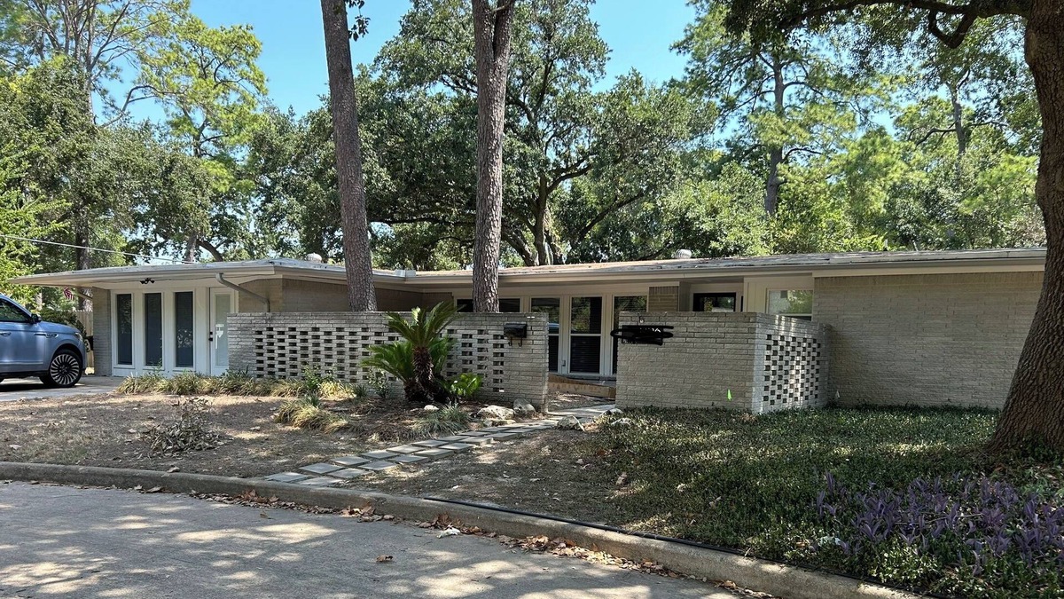 Spring Branch West House | The Retreat at Royal Oaks