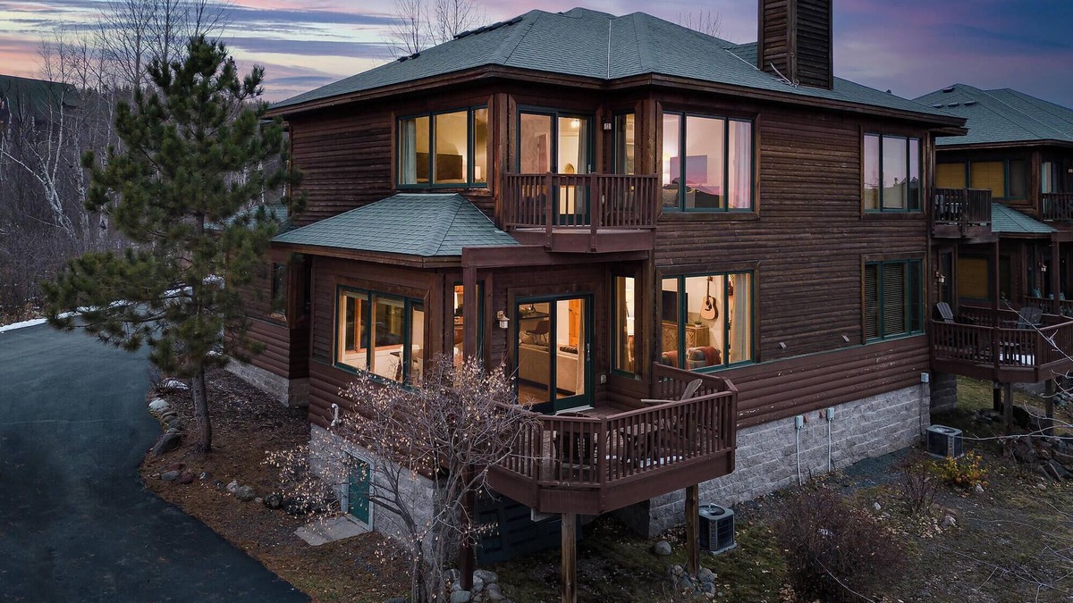 Beaver Bay Condo | The Retreat at Windsong on Lake Superior