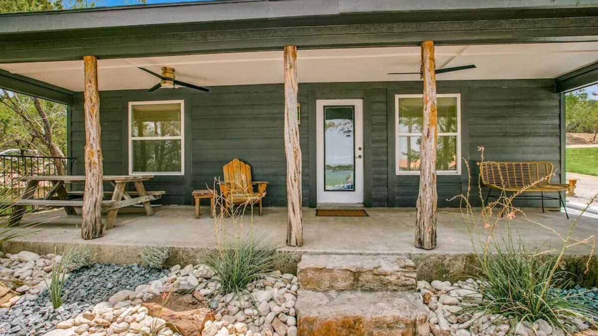 Graford House | The Retreat cabin 2 @ Possum Kingdom Lake!