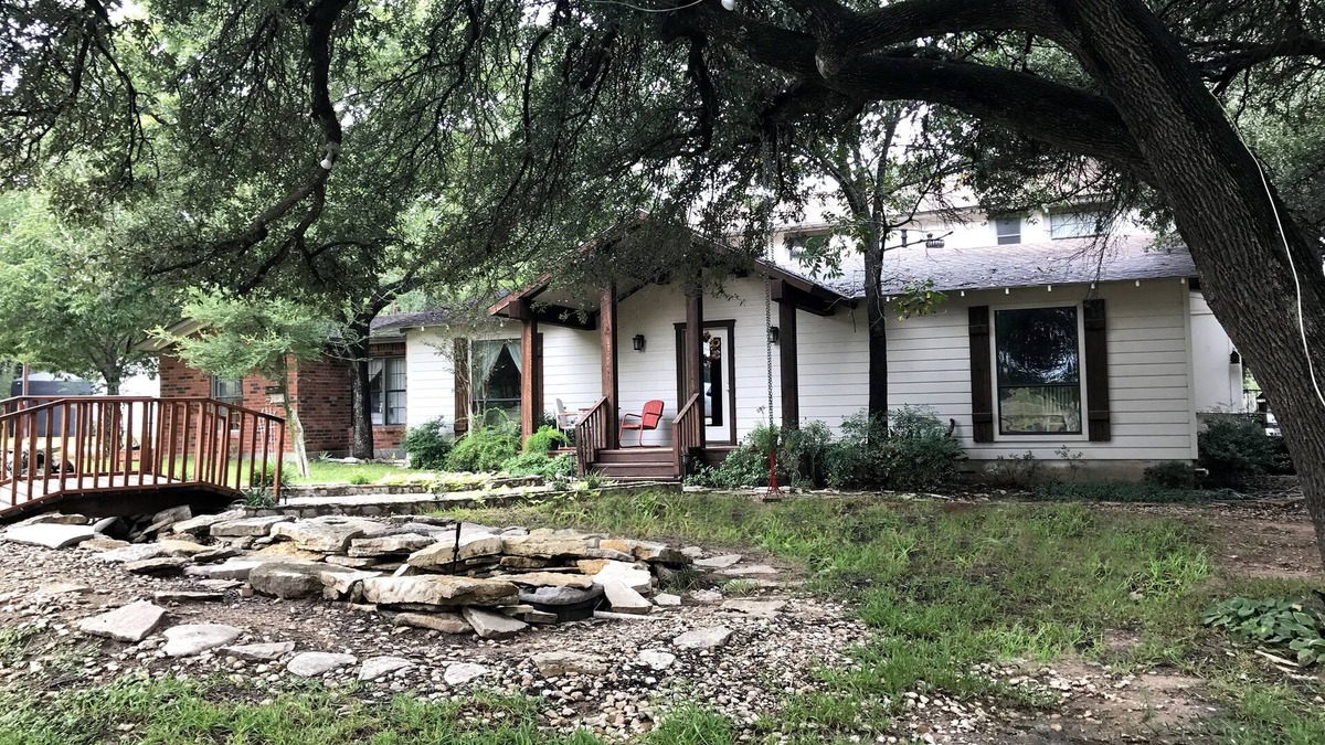 Rainbow House | The Retreat Center at Brazos House Retreat near Glen Rose, Texas