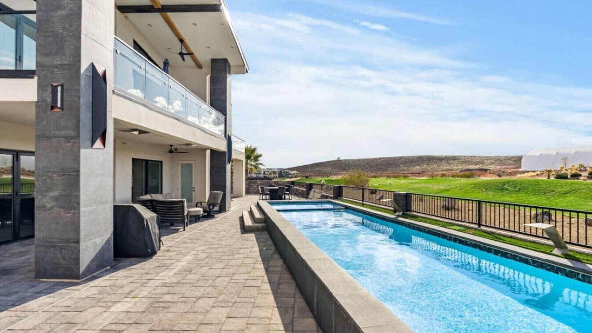 Hurricane Apartment | The Retreat Copper Rock~Pool/Spa