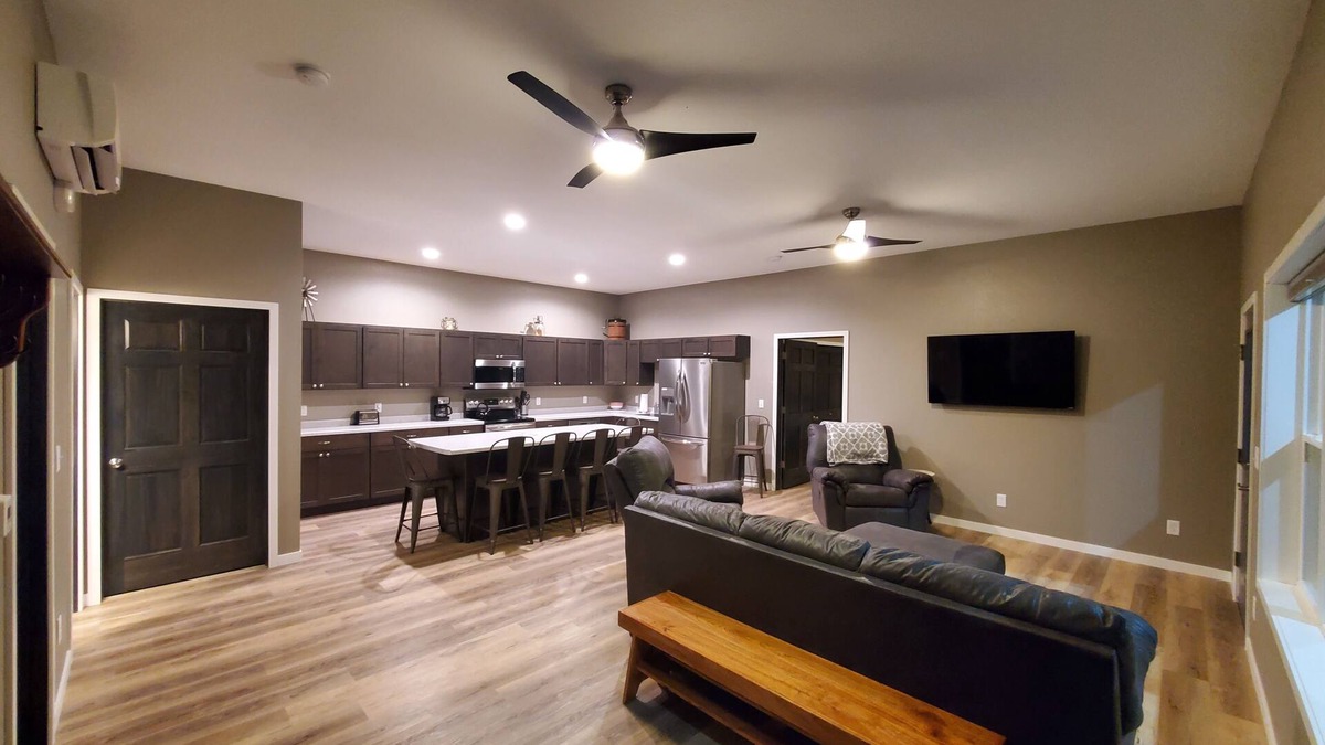 Eastman House | The Retreat on Fisher Lane - Secluded Getaway with Valley View - Wi-Fi