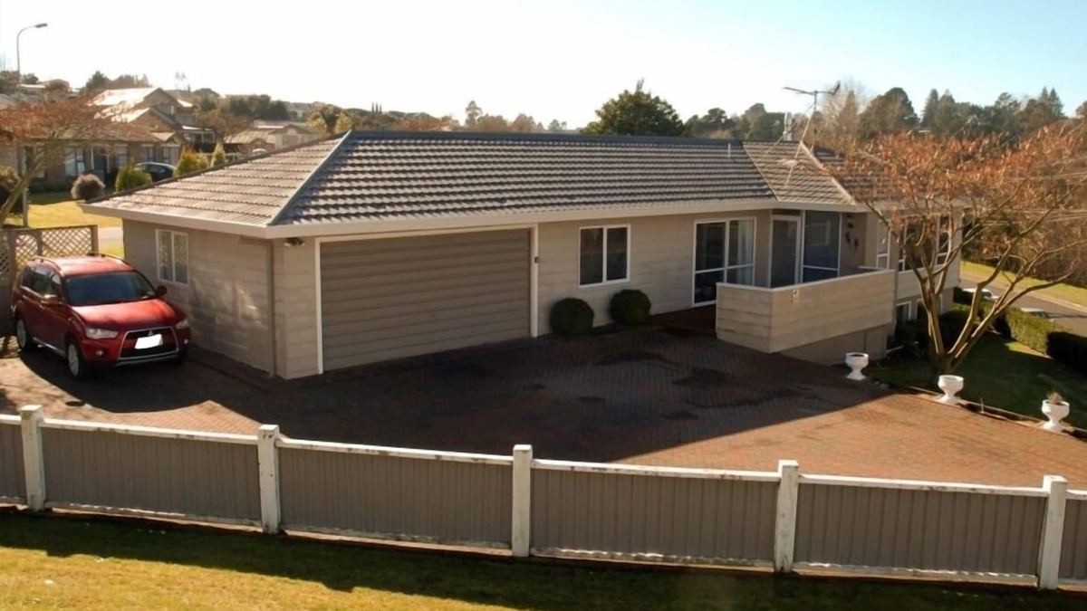 Taupo House | The Retreat Taupo, Free WiFi, Linen Supplied
