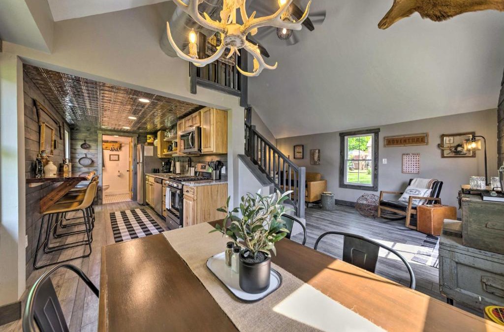 Defiance House | The Reubling House - Modern-Rustic Cabin!