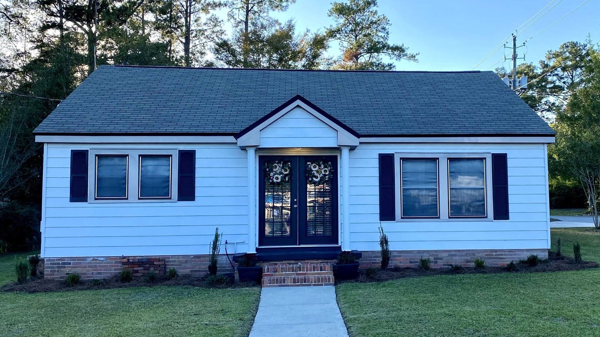 Brewton House | The Reunion House Is a Great Retreat in The Heart of Brewton, Alabama!