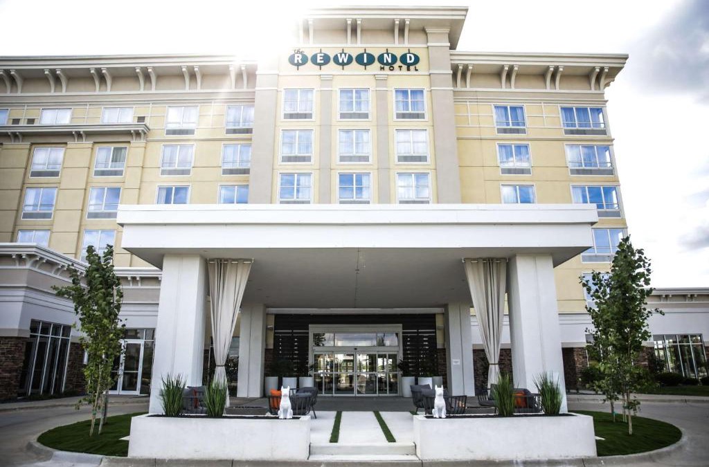 West Des Moines Hotel | The Rewind West Des Moines, Tapestry Collection By Hilton