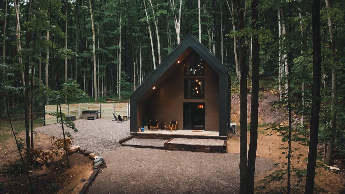 Bellaire Cabin | The Ridge – 650 sqft. Luxe Cabin in Bellaire.