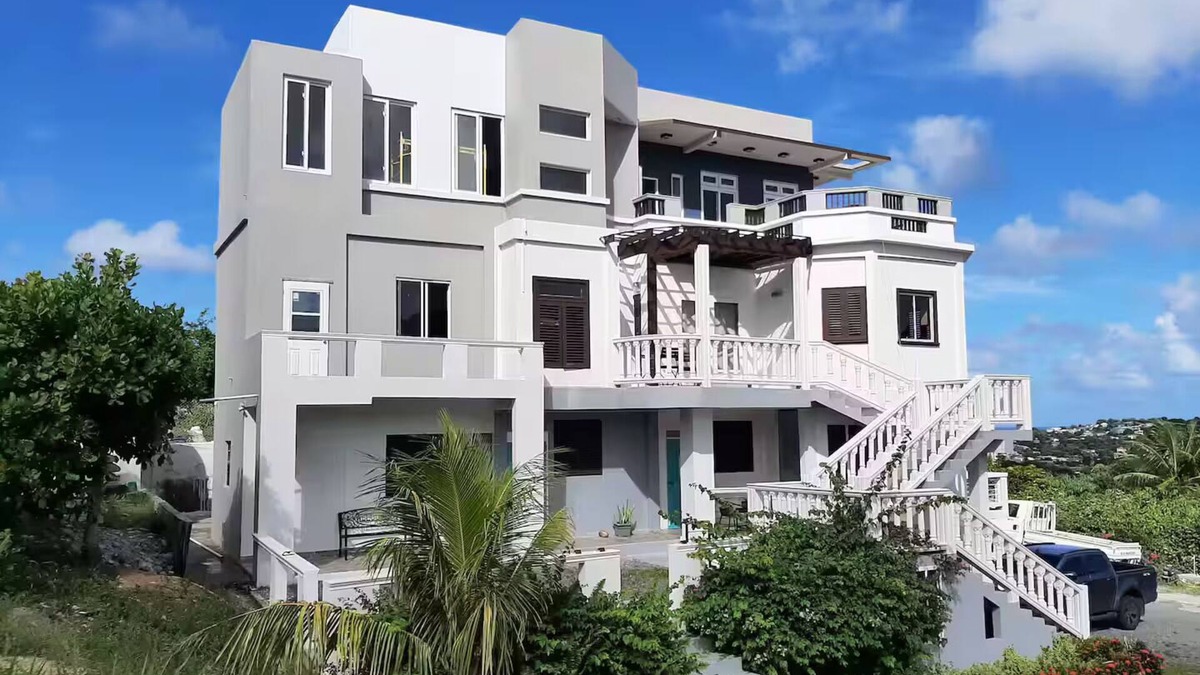 Corinthe Apartment | The Ridge (Modern and Luxurious)