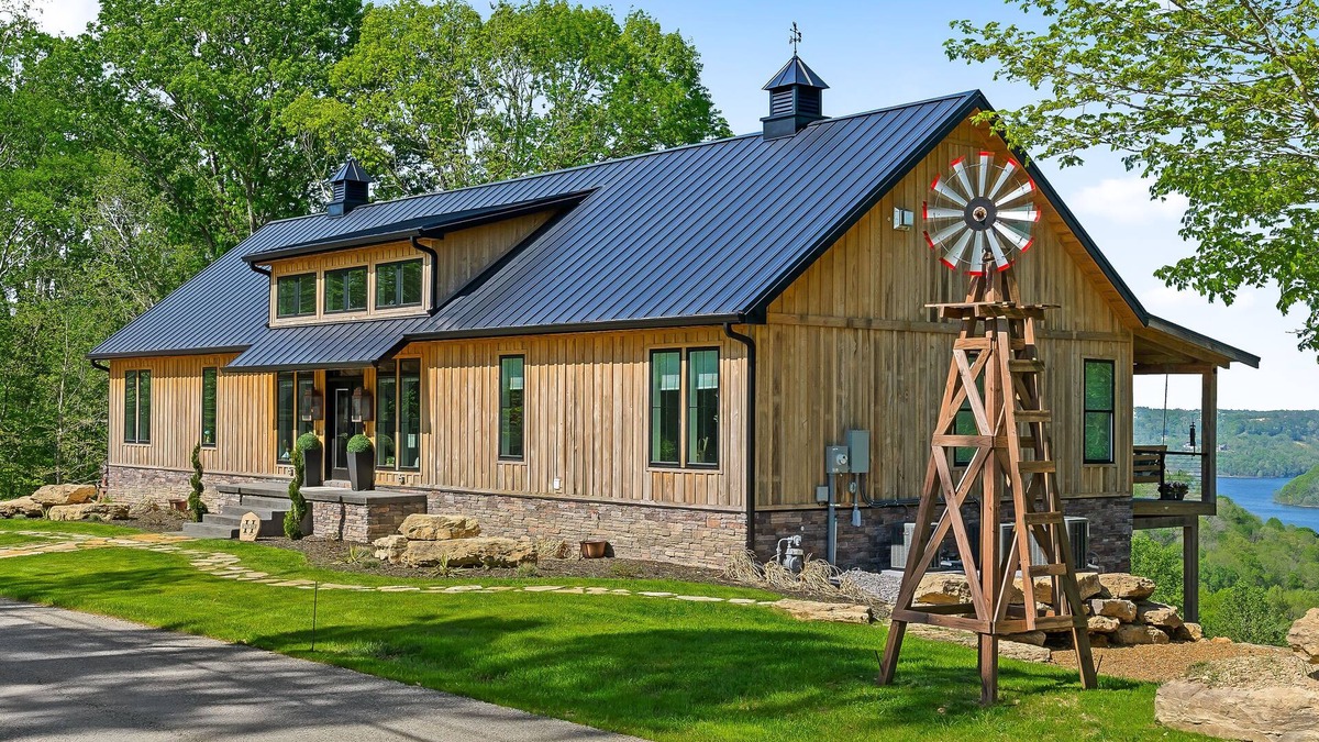 Smithville Ski Chalet | The Ridge Over Looking Center Hill Lake