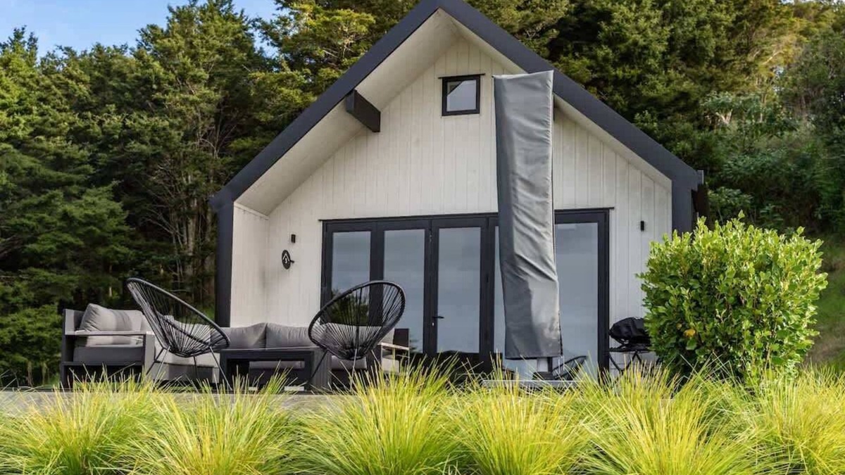 Mangawhai Villa | The Ridge Villa 5 – Spacious Family Retreat Near Mangawhai Beach