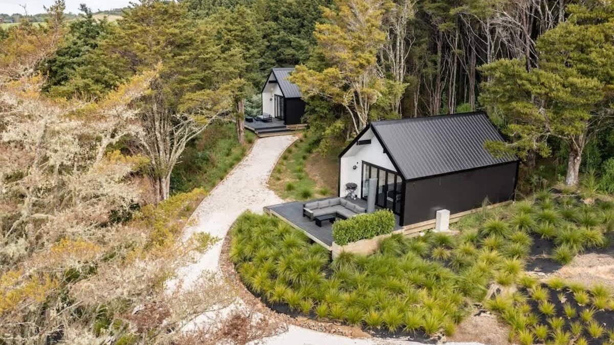 Mangawhai Villa | The Ridge Villas 1, 3, 4 & 5: Multi-Villa Escape – 4 Luxe Villas Across 12 Acres