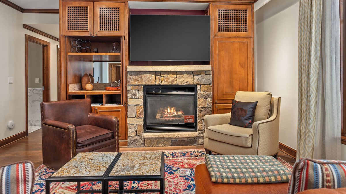 Aspen Condo | The Ritz-Carlton Club | 3 BR Residence 8204, Ski-in/Ski-out Resort in Aspen w/Courtyard View