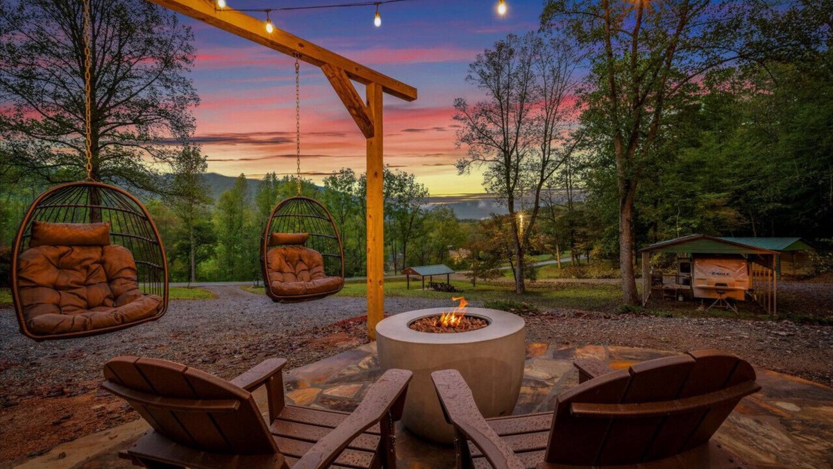Hayesville House | The Ritz Carlton of Tiny Cabins w/Hot Tub/Fire Pit table