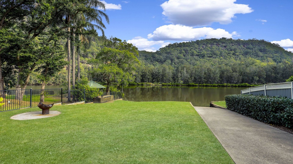 Lower Macdonald House | The River House, Wisemans Ferry perfect for families and groups