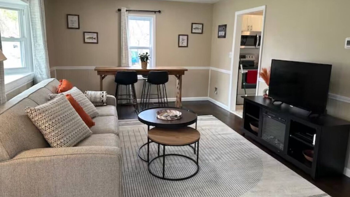 Chillicothe House | The River House! Enjoy the gorgeous river flowing in your own backyard!