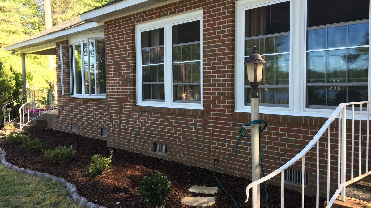 Dutton House | The River House Getaway! Come Relax and Enjoy!