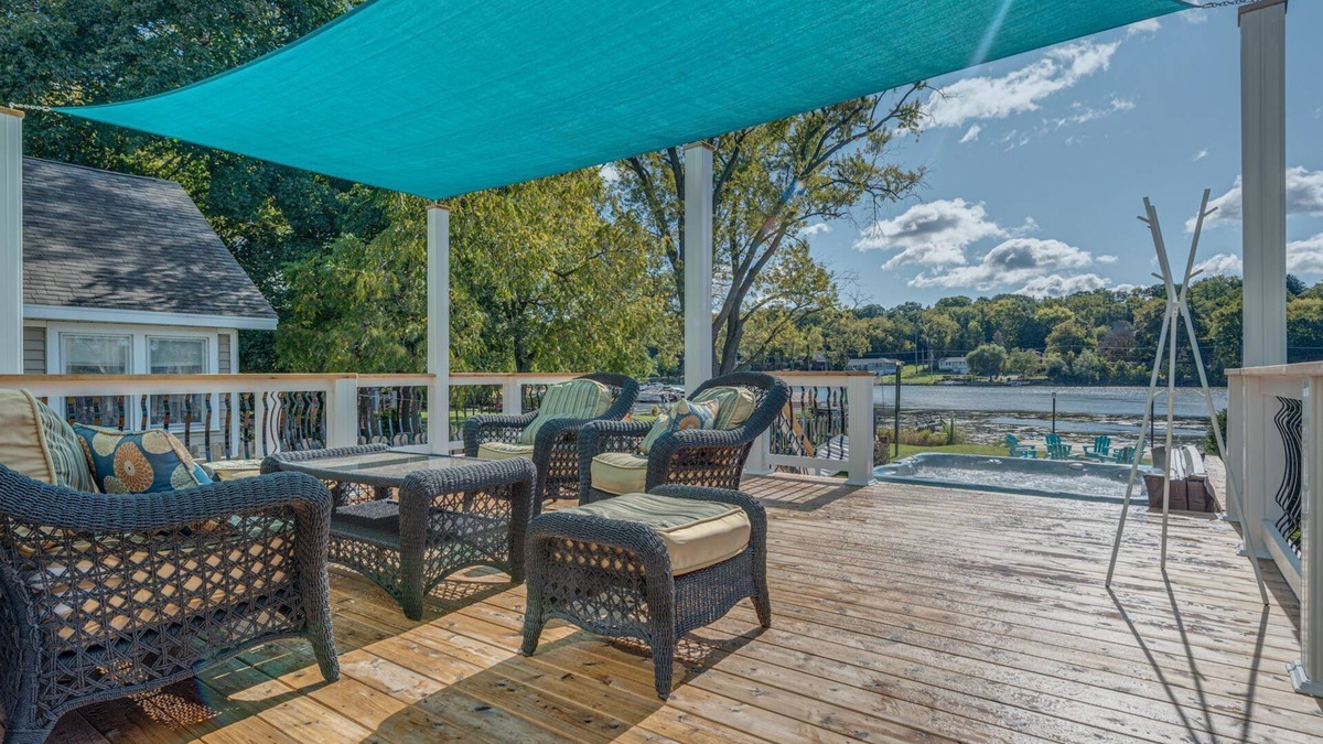 Algonquin House | The River House/Stunning Riverfront/Scenic Views/Water Sports/Steps to Marina