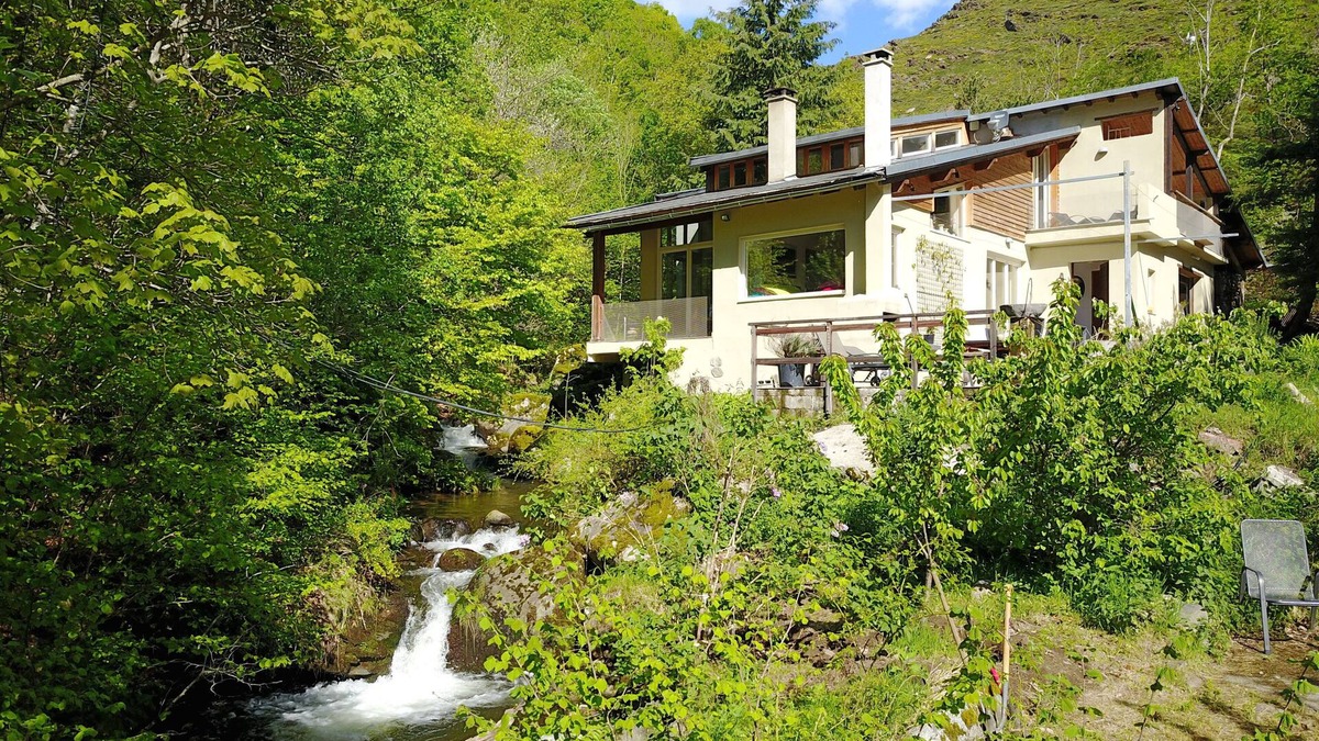 Nohedes Villa | The River Mountain House at 1,000m altitude in the Pyrenées-Orièntales
