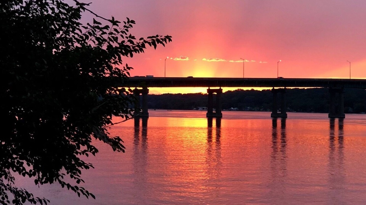 Port Byron House | The river's edge on the Mississippi