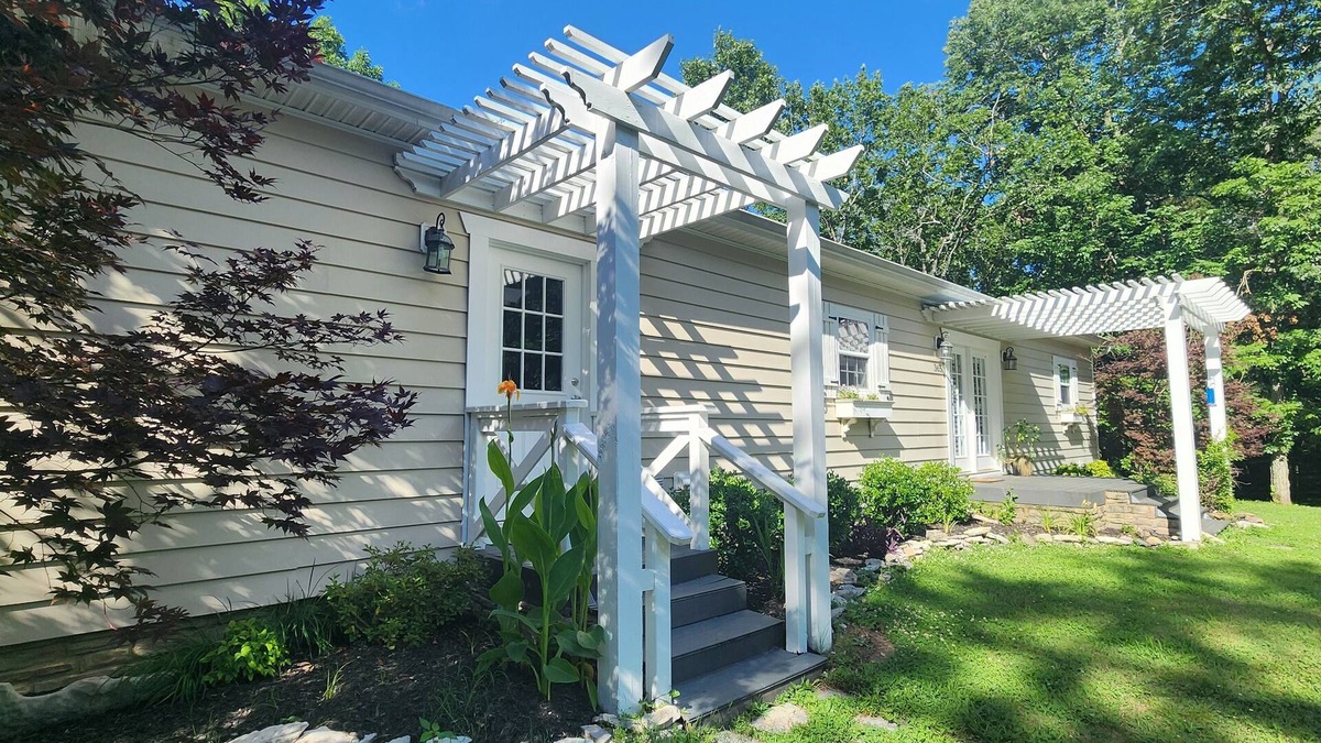 Lebanon Cottage | The Riverside Retreat