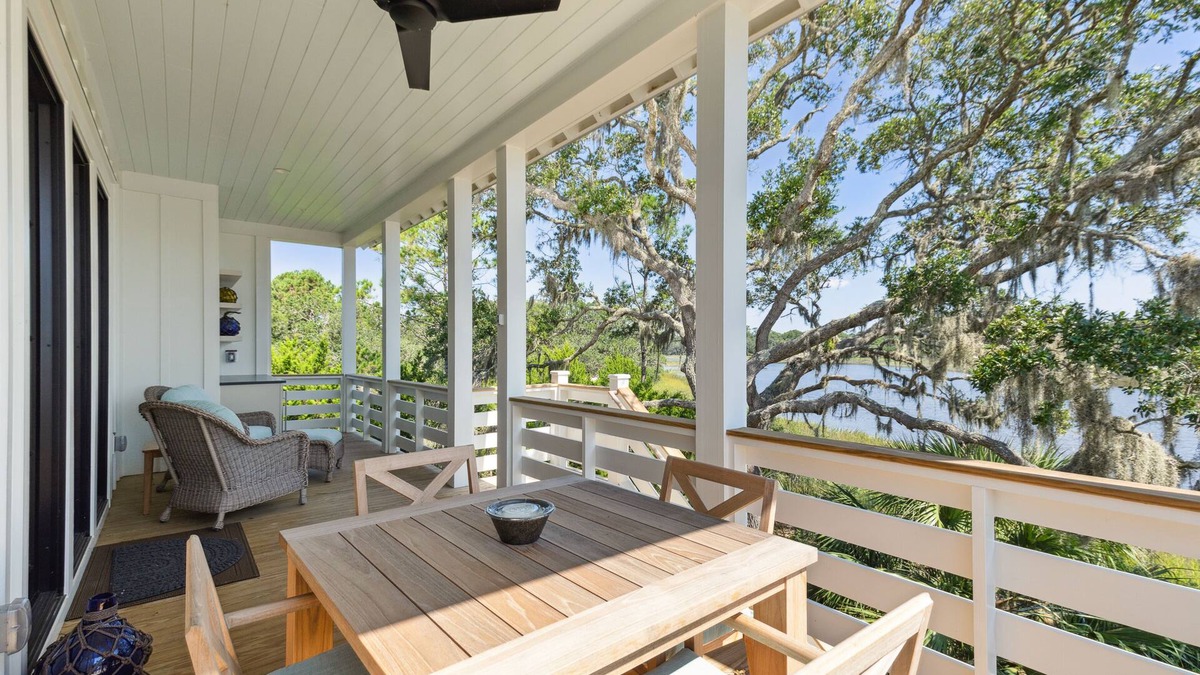 Johns Island House | “The Robin” (3047 Southerly Way) 2 person creekside bungalow at Kiawah River ~EV Charger