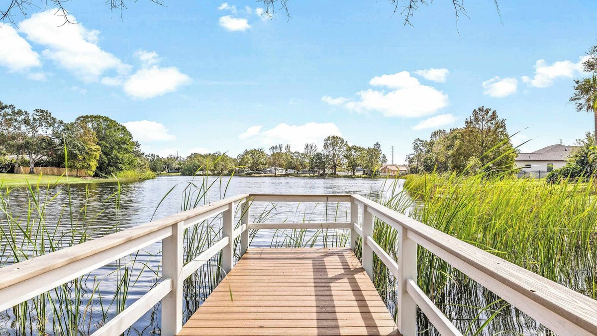 Keystone House | The Robins Nest|Lakefront Home w/Pool & Theater