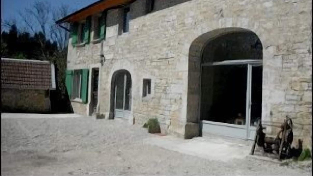 Monnet-la-Ville Cottage | The Roc Gîte Jura for 8 people