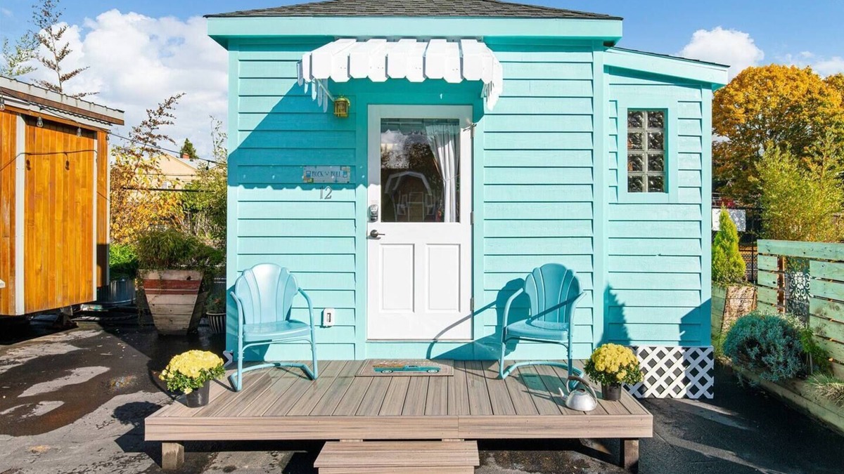 Kerns Hotel | The Rock n Roll - Custom Tiny Home w/1950's Vibe