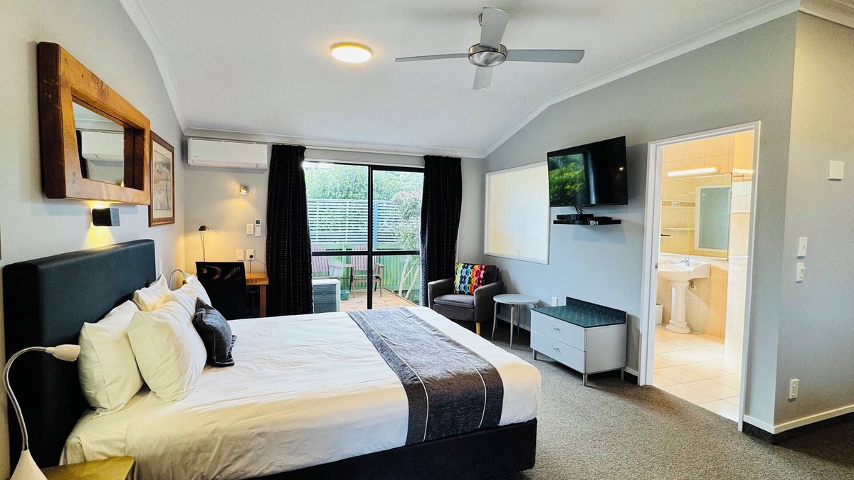 Westshore Hotel | The Rocks Motel