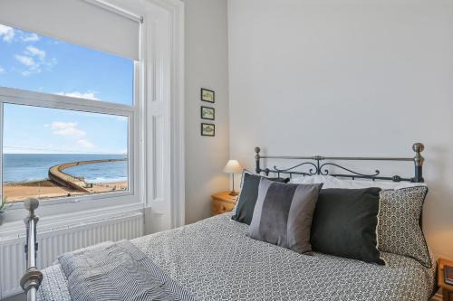 Roker House | The Roker Pier View