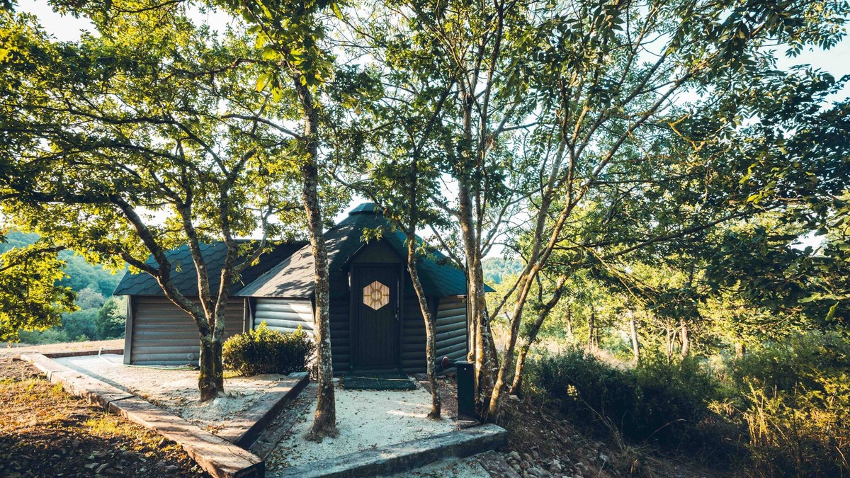 Saint-Leonard-des-Bois Cabin | The Romantic Kota-Cabana