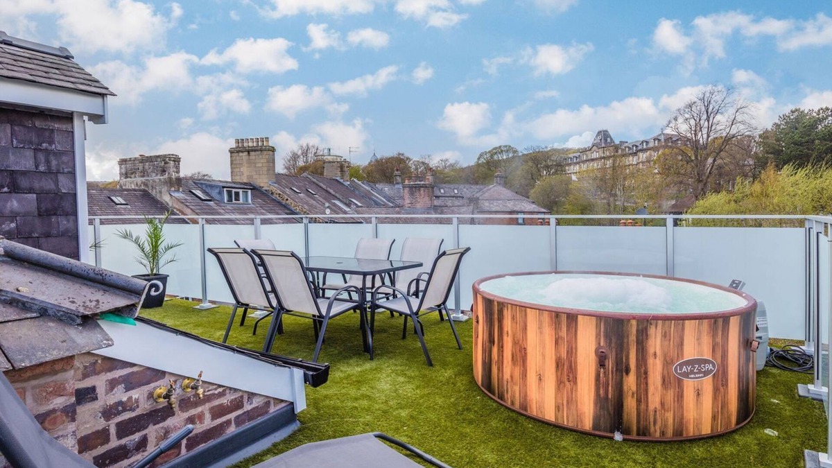 Buxton Apartment | THE ROOFTOP, family friendly, luxury holiday cottage in Buxton