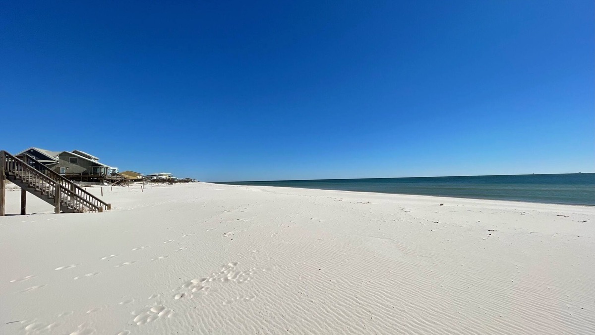 Fort Morgan Cottage | The Rookery III Unit 7004