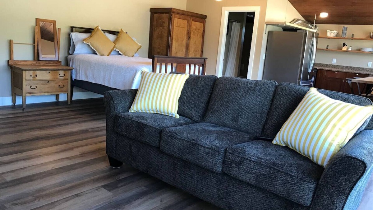 Astoria Apartment | The Roost at Jack Creek
