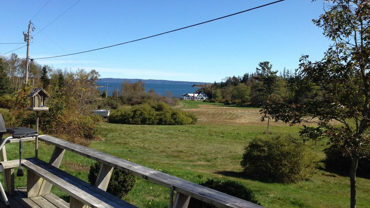 Vinalhaven House | The Roost at Roberts Harbor