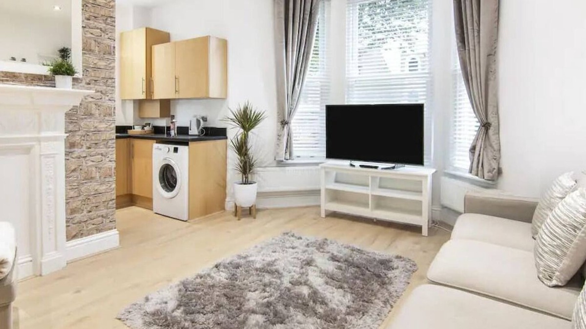 Gravesend Apartment | The Roost Group - 2 Bedrooms - Apartment #2