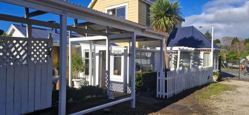 Woodville House | The Rose