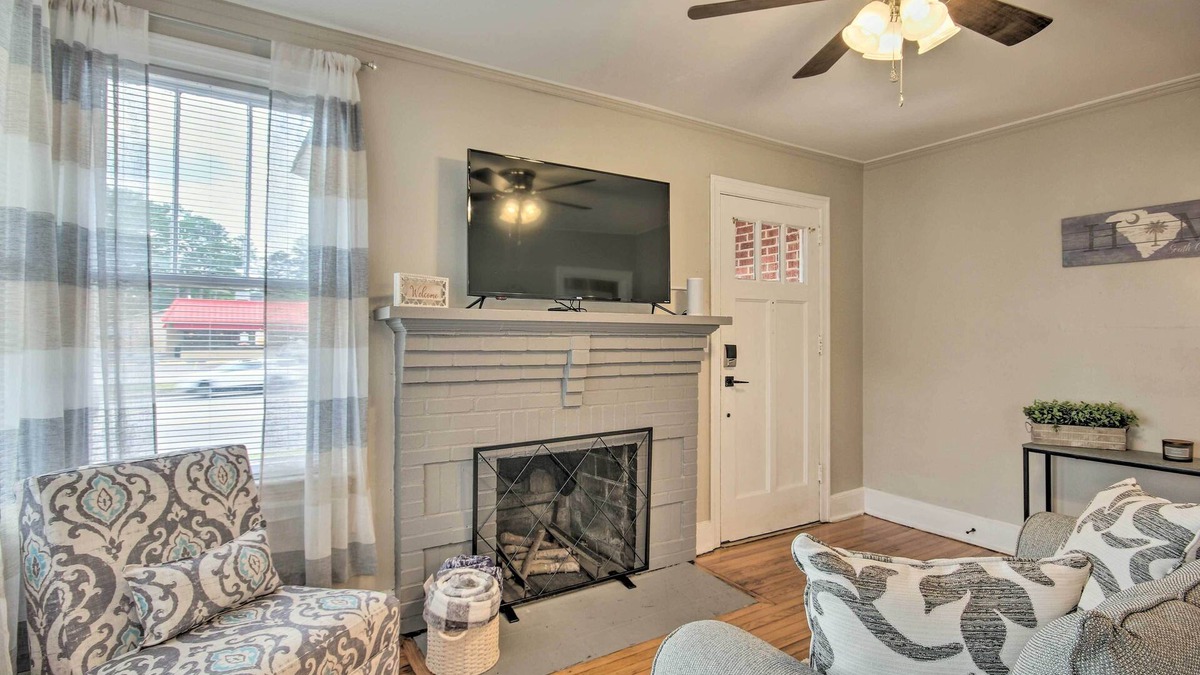 Columbia House | 'The Rosewood House' 3 Mi to Downtown Columbia!