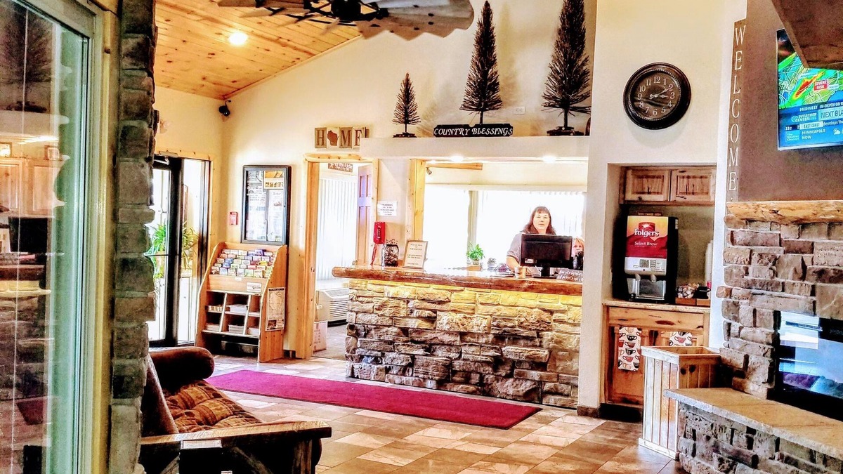 Spring Green Cabin | The Round Barn Lodge