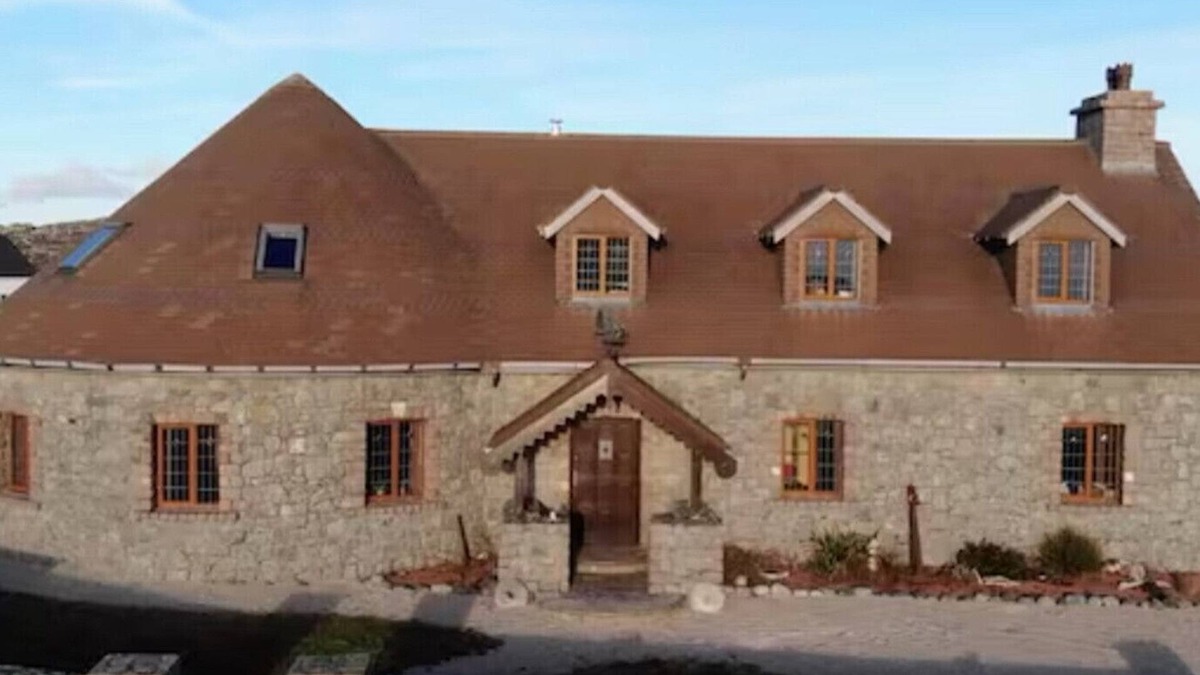 Wild Atlantic Way House | The Roundhouse - Bliss by the sea