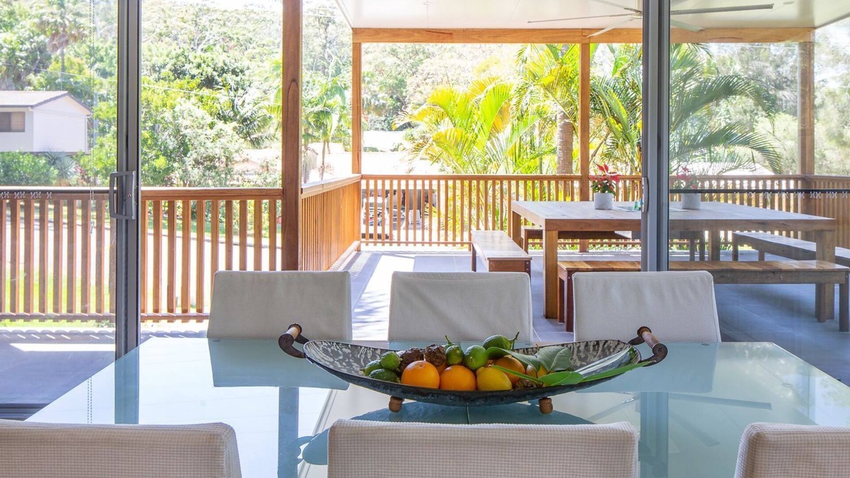 Elizabeth Beach House | The Royal Cuban - Pacific Palms Holidays