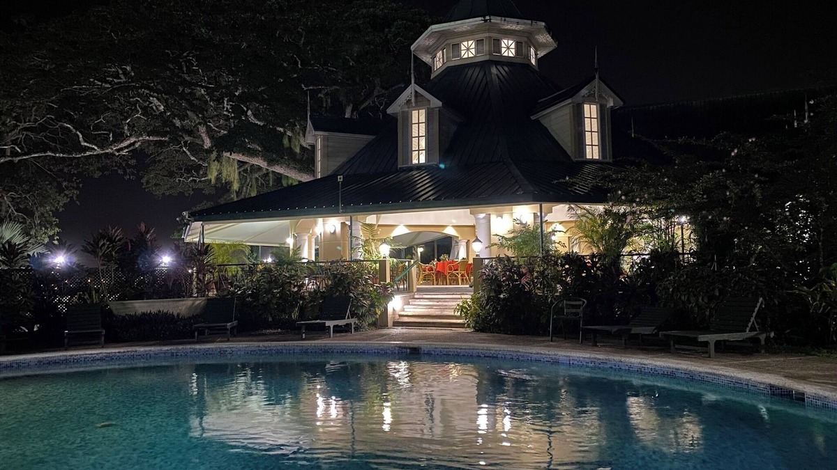 San Fernando Hotel | The Royal Hotel