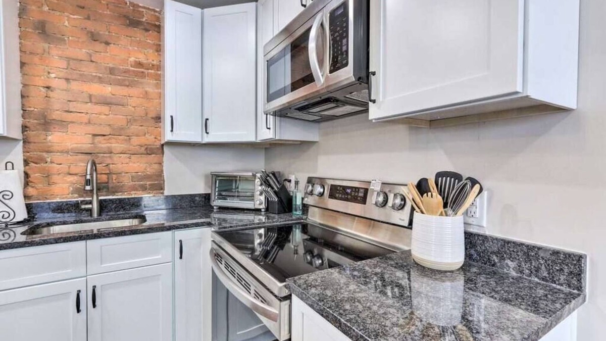 Front Royal Apartment | The Royal Loft, Modern 2 Bedroom, Front Royal, VA
