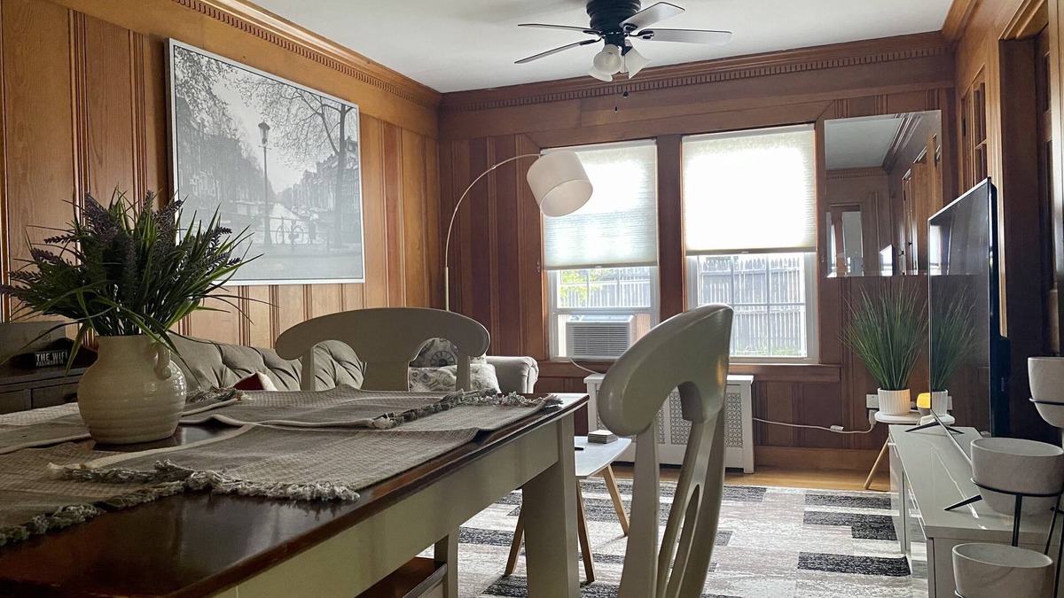Edgewood Apartment | The Royal Oak of Rhode Island