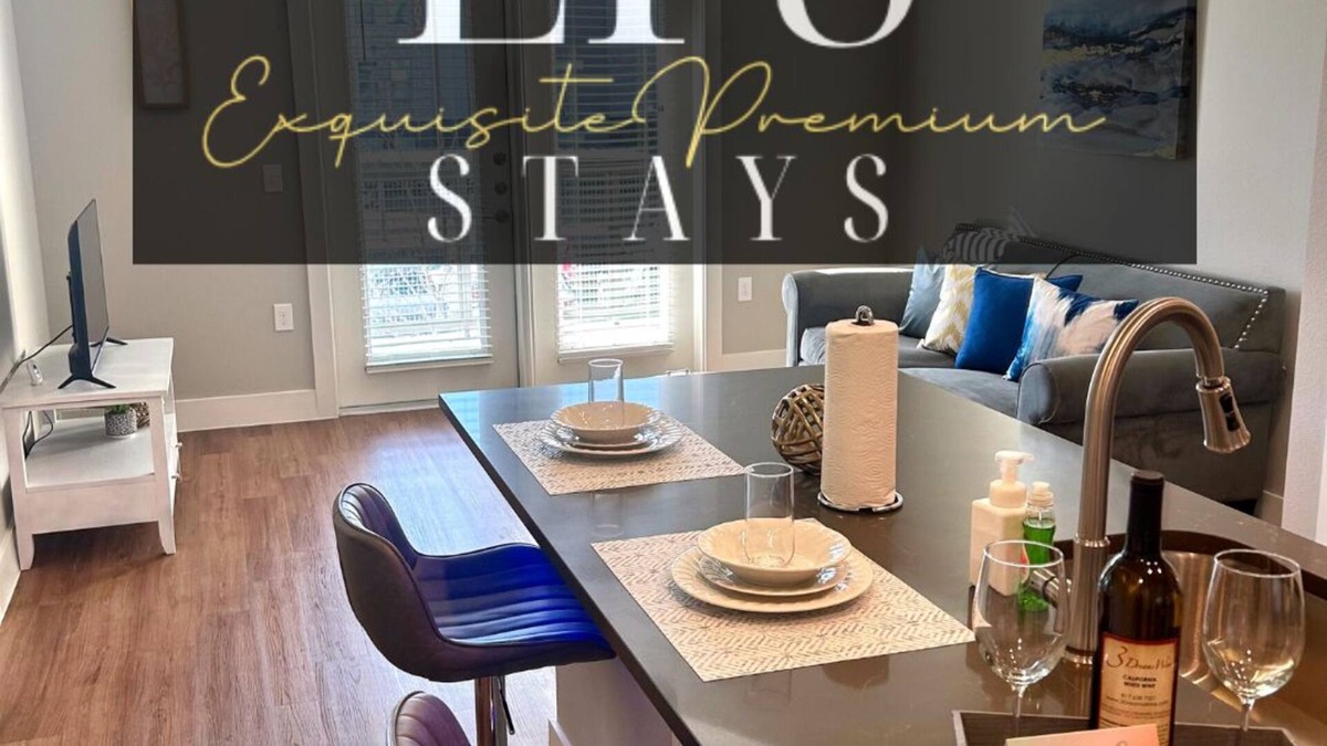 Fort Worth Apartment | The Royal Sapphire - 1 Br/2Bd/Luxury Stay/Near Shopping