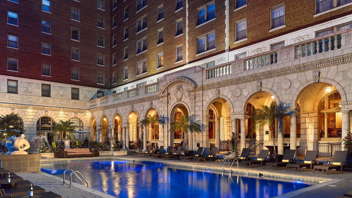 Central West End Hotel | The Royal Sonesta Chase Park Plaza St. Louis