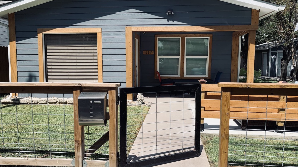 Eastside Promise Neighborhood House | The Rudolph Haus Downtown San Antonio Country Style Oasis